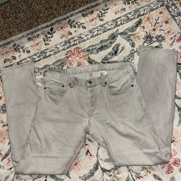 H&M Light Gray Denim Jeans - Picture 1 of 3